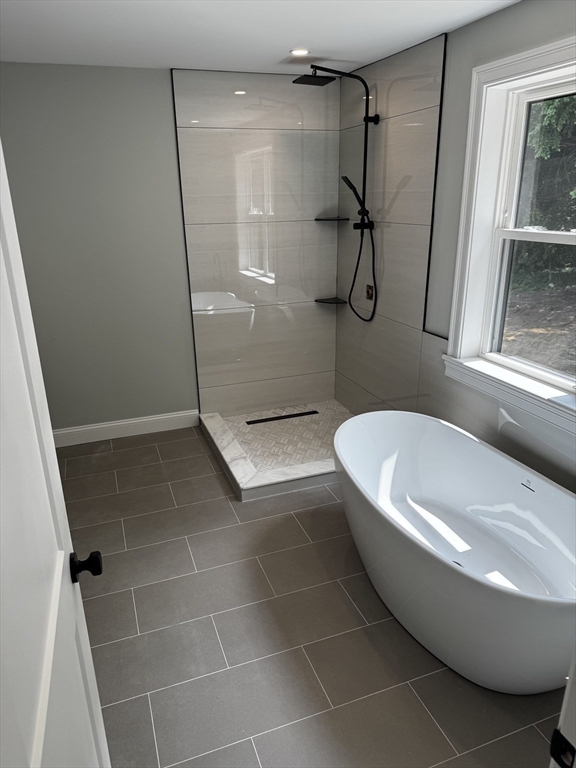 27 Rollins ST #A, Groveland, MA Photo #19