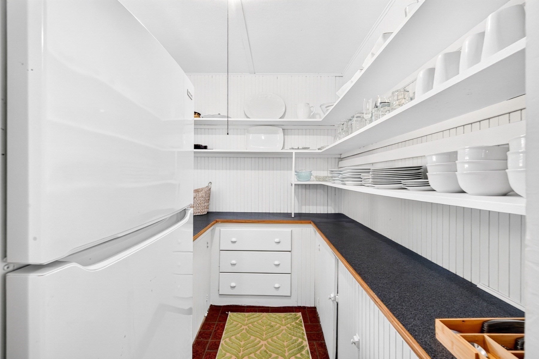 34 Pequossett Ave, Falmouth, MA Photo #8