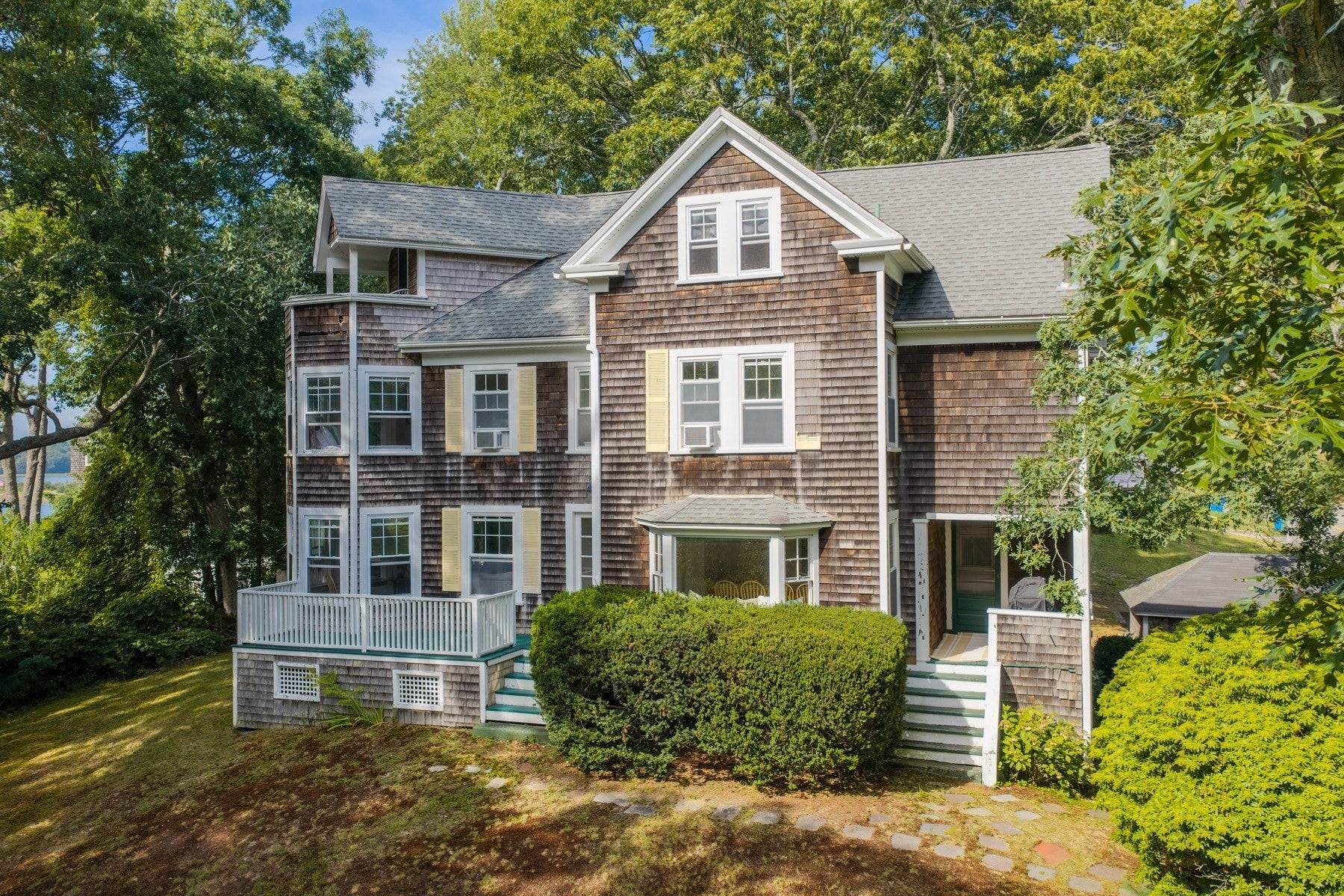 Photo of 34 Pequossett Ave, Falmouth, MA