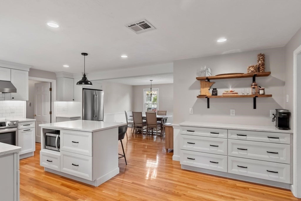 4 Lantern Lane, Shrewsbury, MA, 4 Lantern Lane, Shrewsbury, MA Photo #11