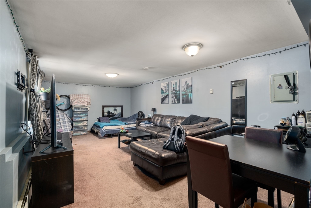 688 Boston Post Rd E 100