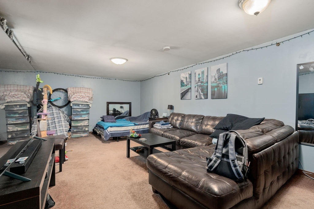 688 Boston Post Rd E 100