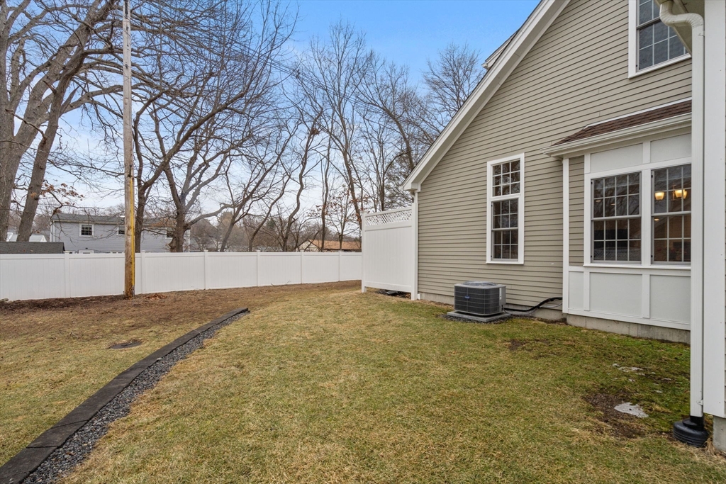 70 Endicott St. 901