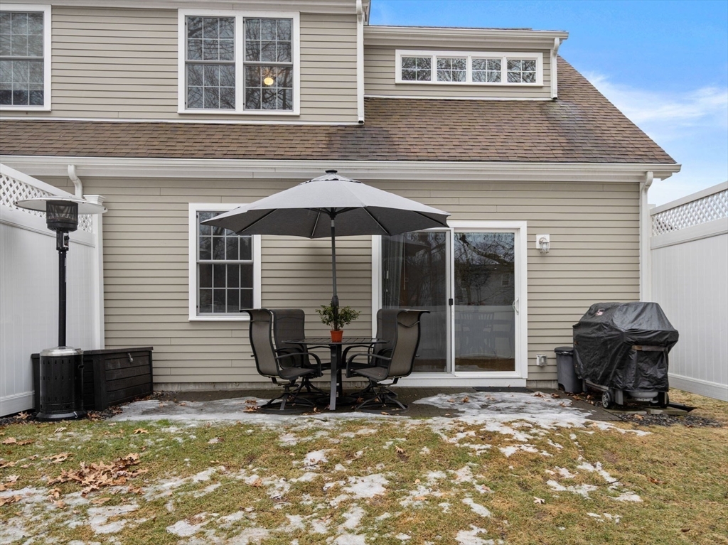 70 Endicott St. 901