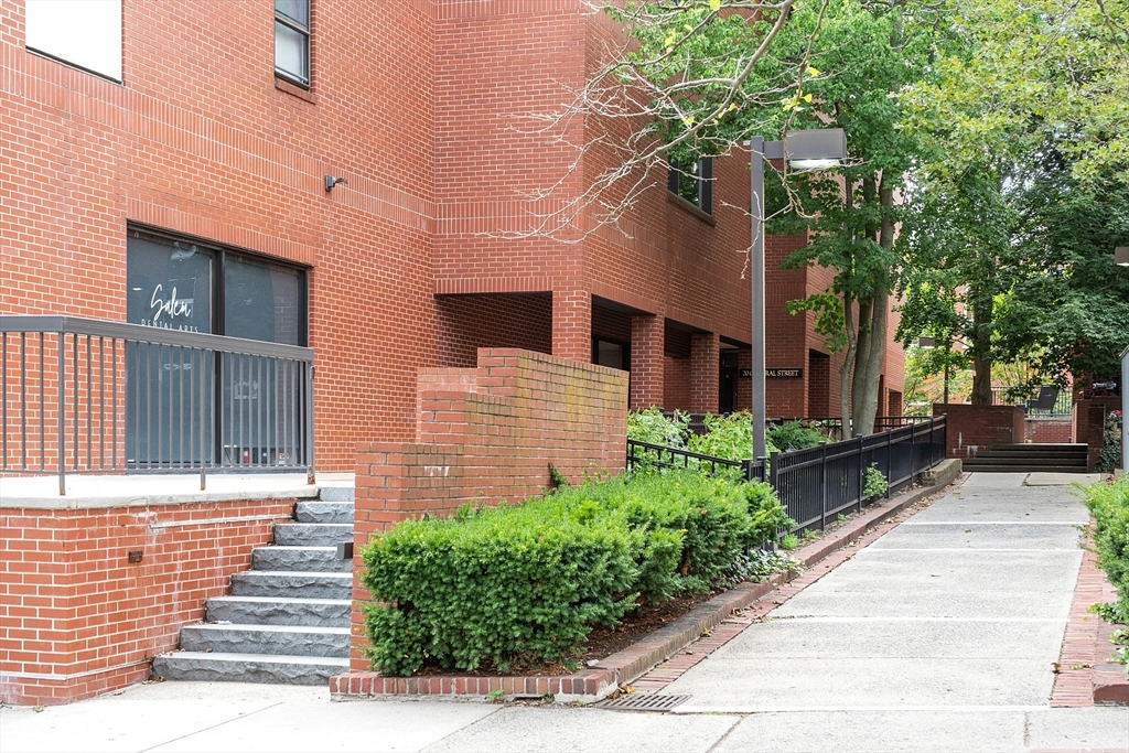 20 Central Street 402