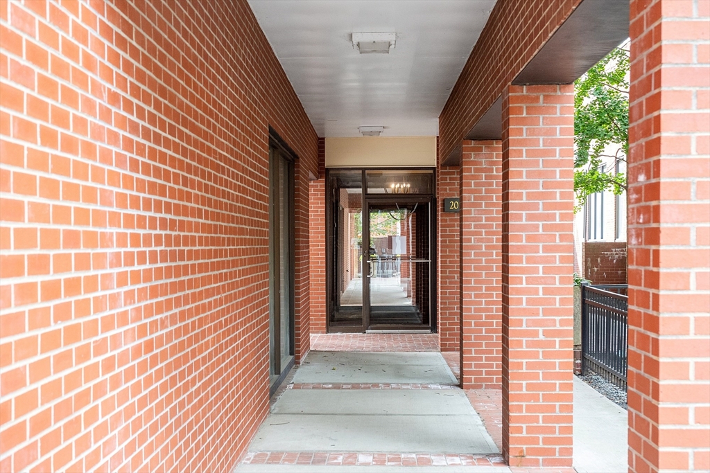 20 Central Street 402