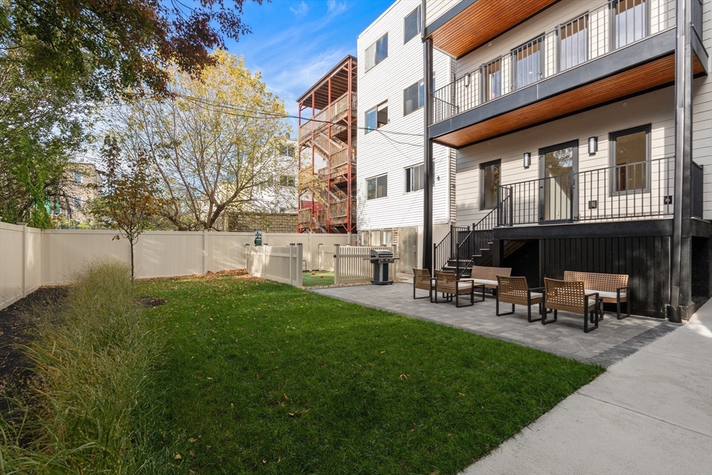 219 Saratoga Street 1