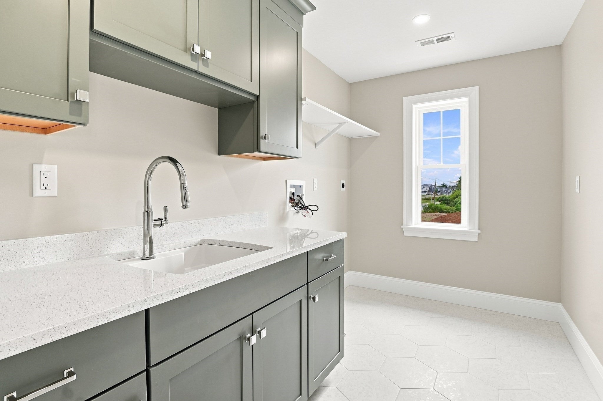 36 Ferullo Drive, Woburn, MA Photo #16