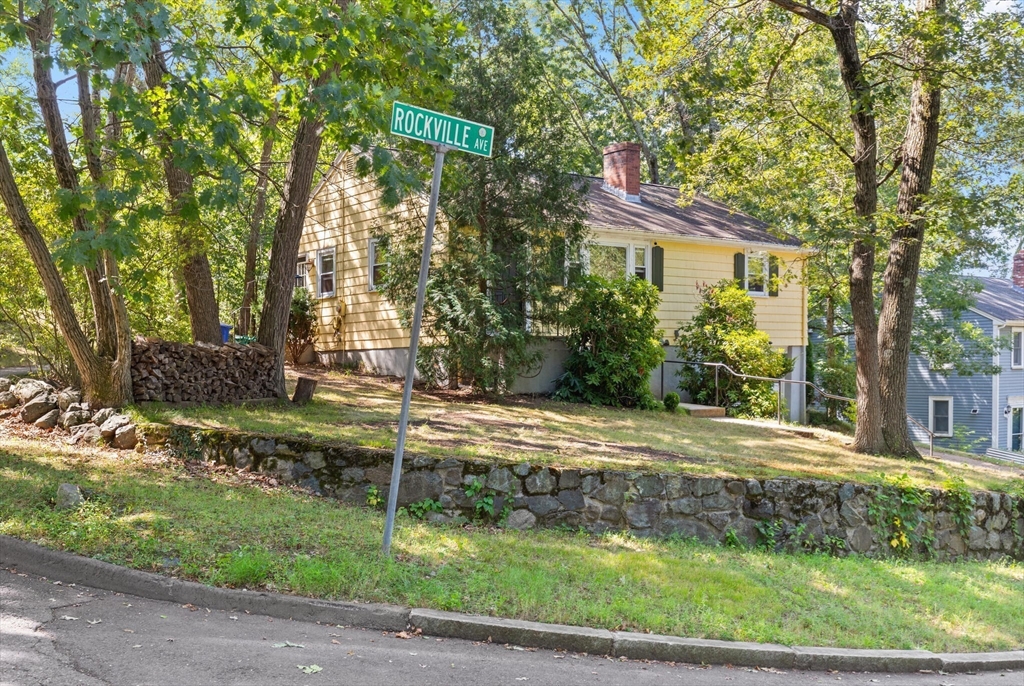 24 Rockville Ave