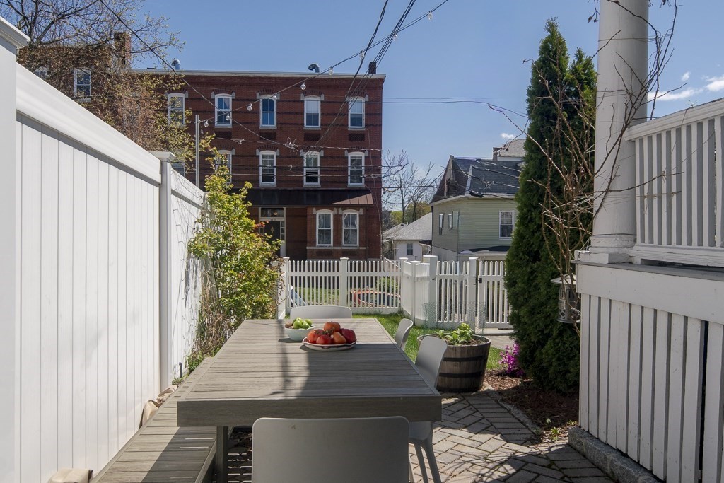 36 Laurel Street 1