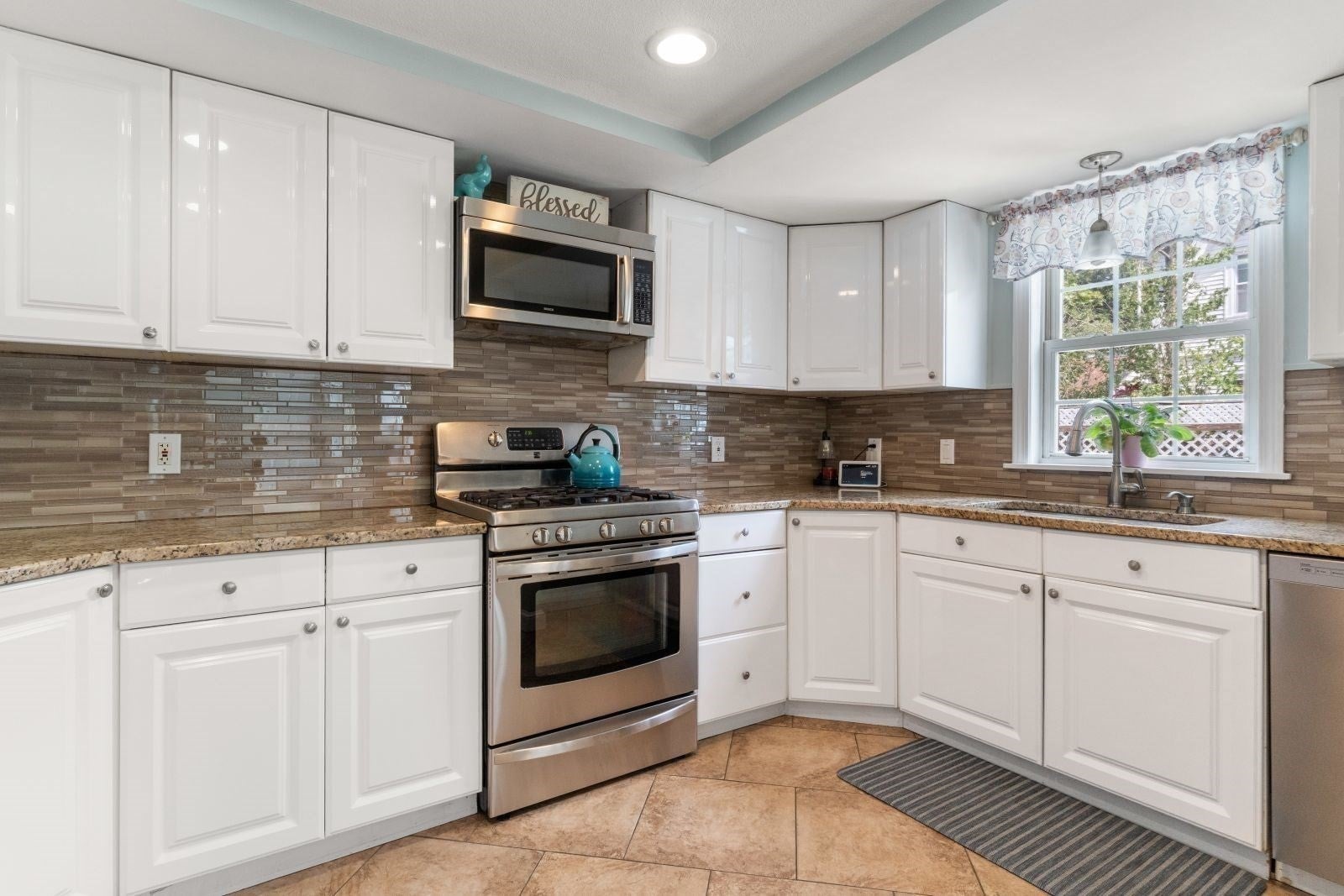 22 Aberdeen Ave, Waltham, MA Photo #10