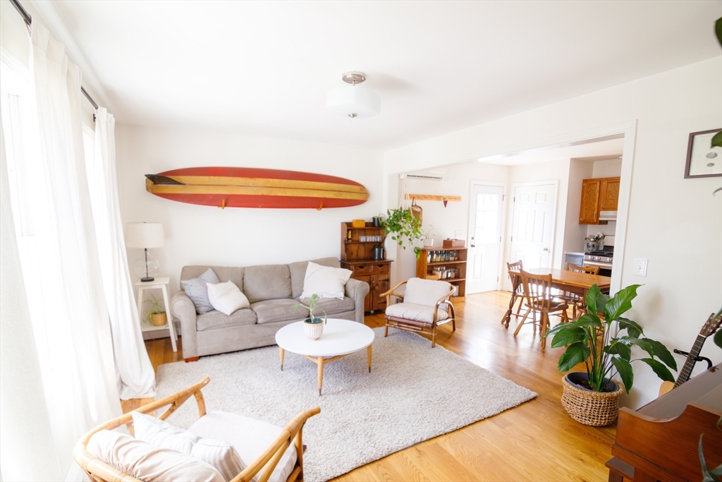 10 Loma Dr