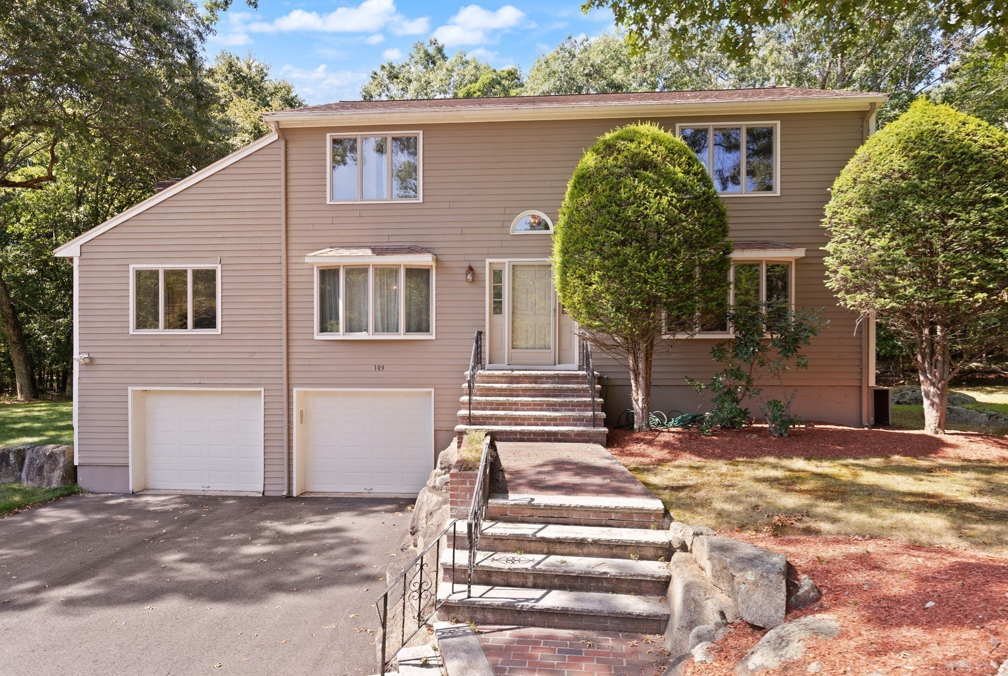 109 Hampton Rd, Sharon, MA Photo #1