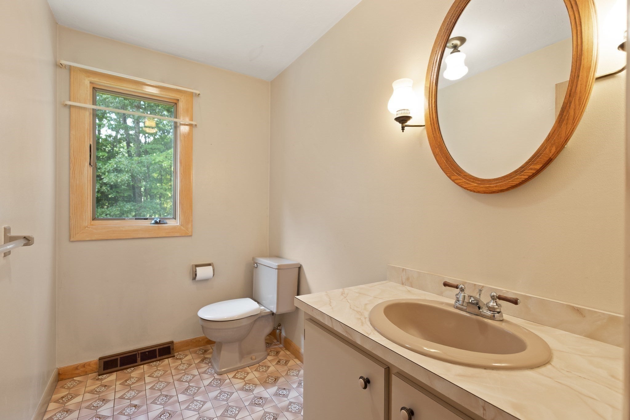 109 Hampton Rd, Sharon, MA Photo #9
