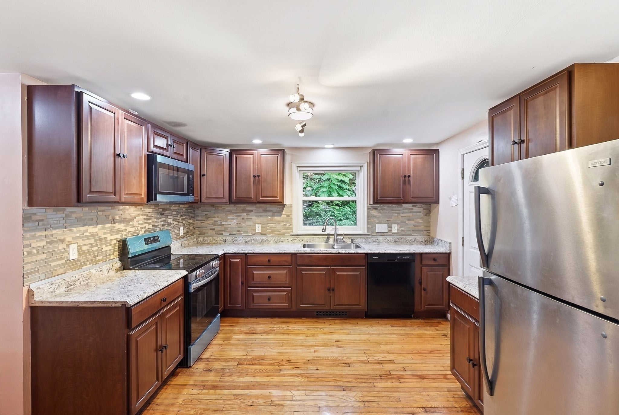 24 College Farm Rd, Waltham, MA, 24 College Farm Rd, Waltham, MA Photo #9