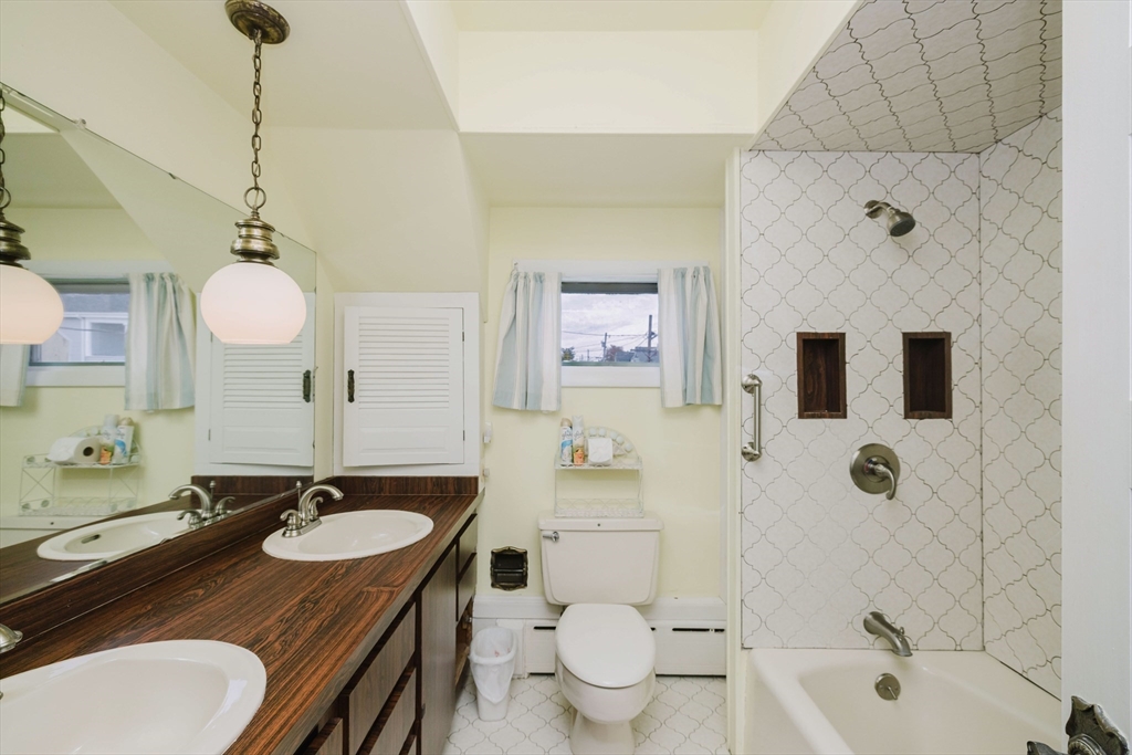 83 Dudley St, New Bedford, MA Photo #30