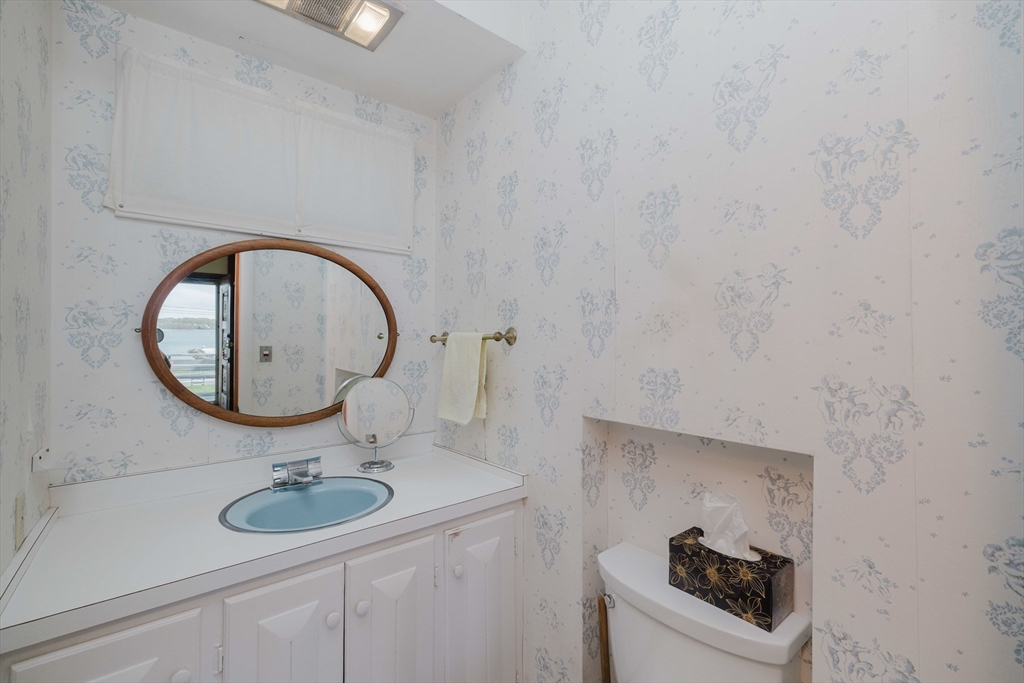 83 Dudley St, New Bedford, MA Photo #11