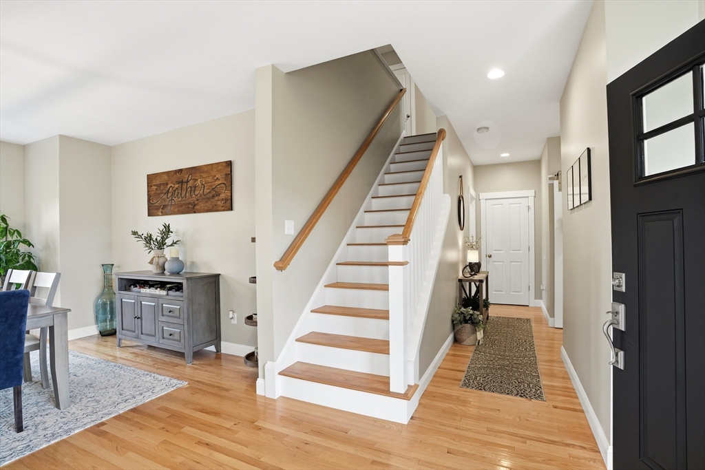 25 Wisteria Rd