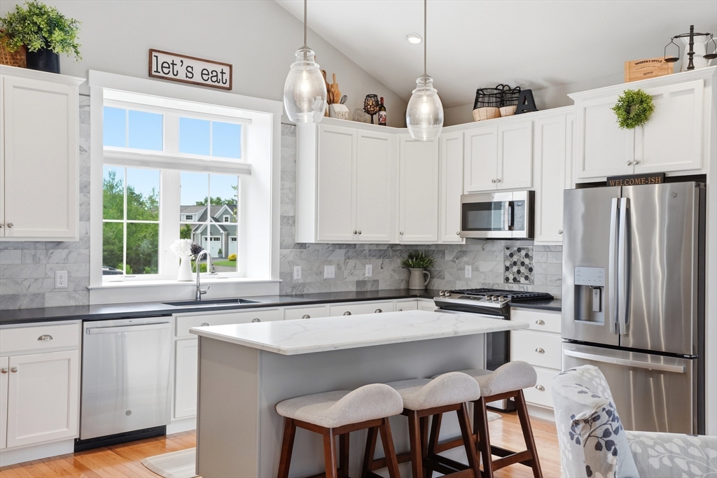 25 Wisteria Rd
