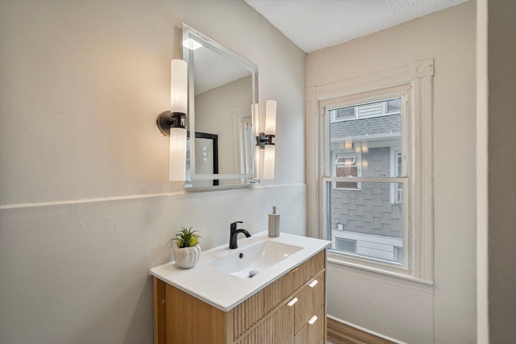 615 White St, Springfield, MA, 615 White St, Springfield, MA Photo #29