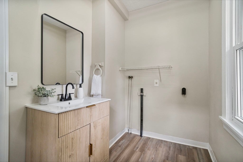 615 White St, Springfield, MA, 615 White St, Springfield, MA Photo #22