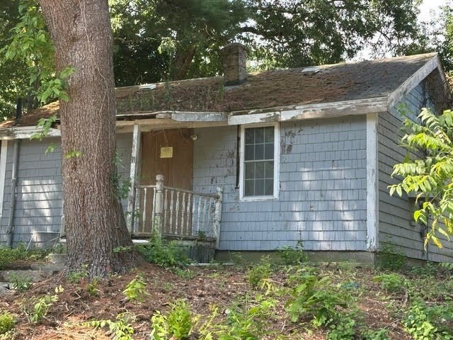 Photo of 11 Evergreen Rd, Attleboro, MA
