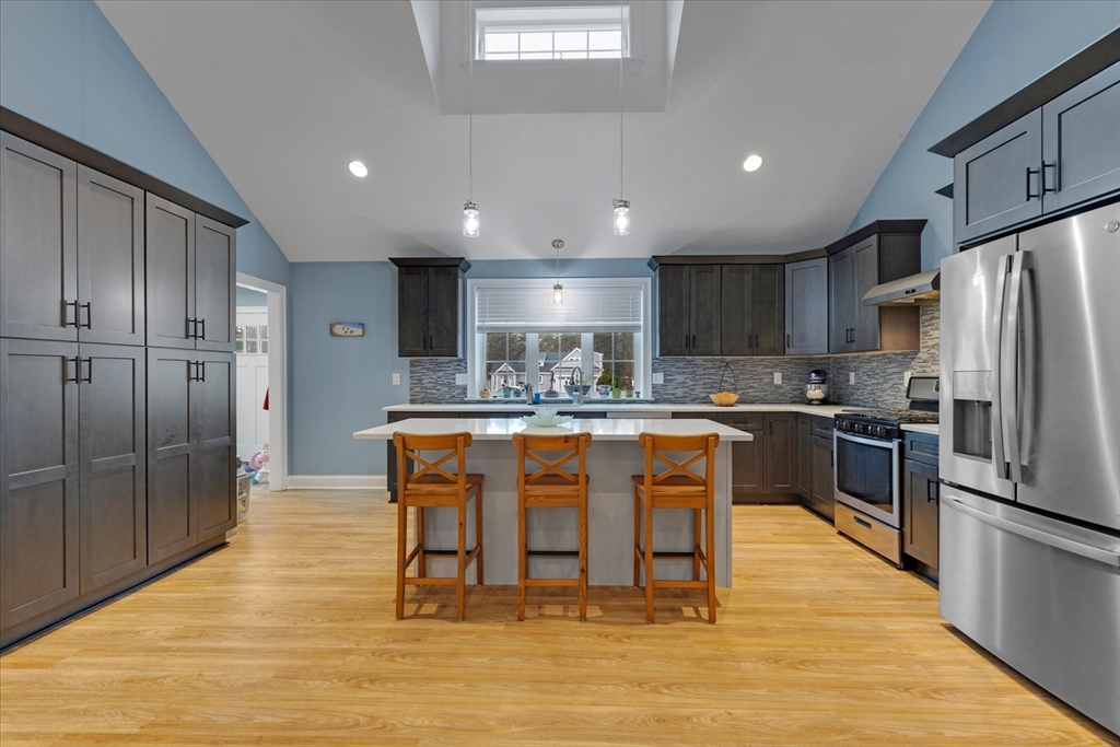 7 Maxwell Lane