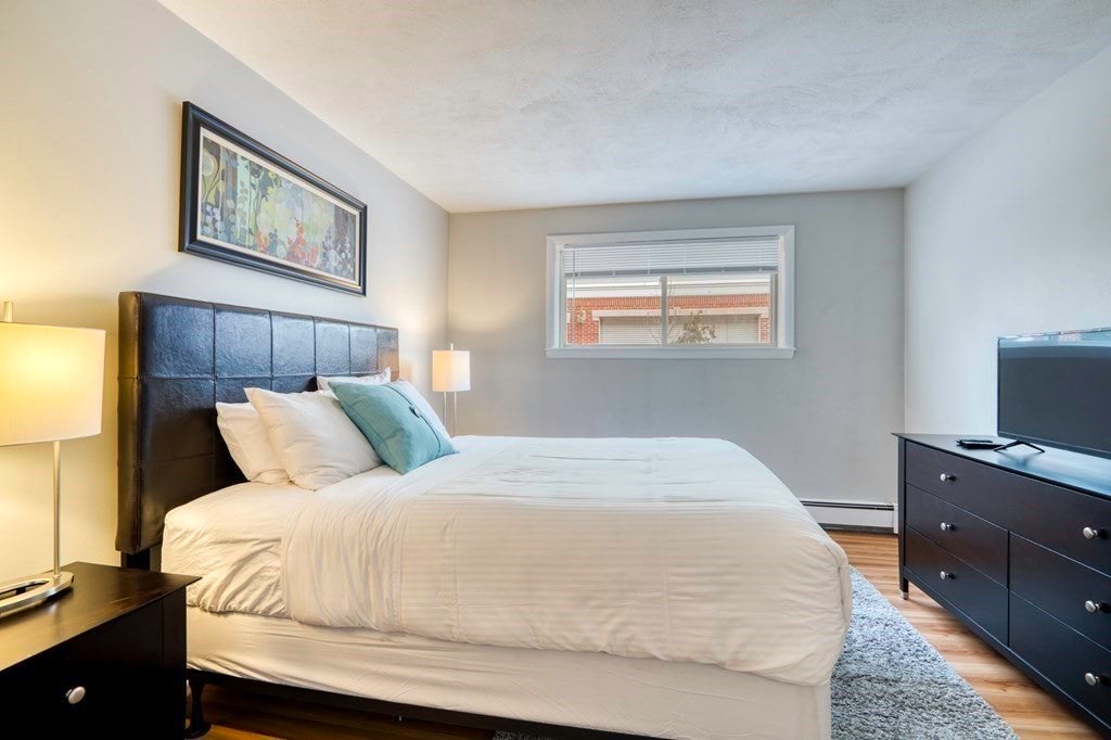 Photo 3 Photo 3