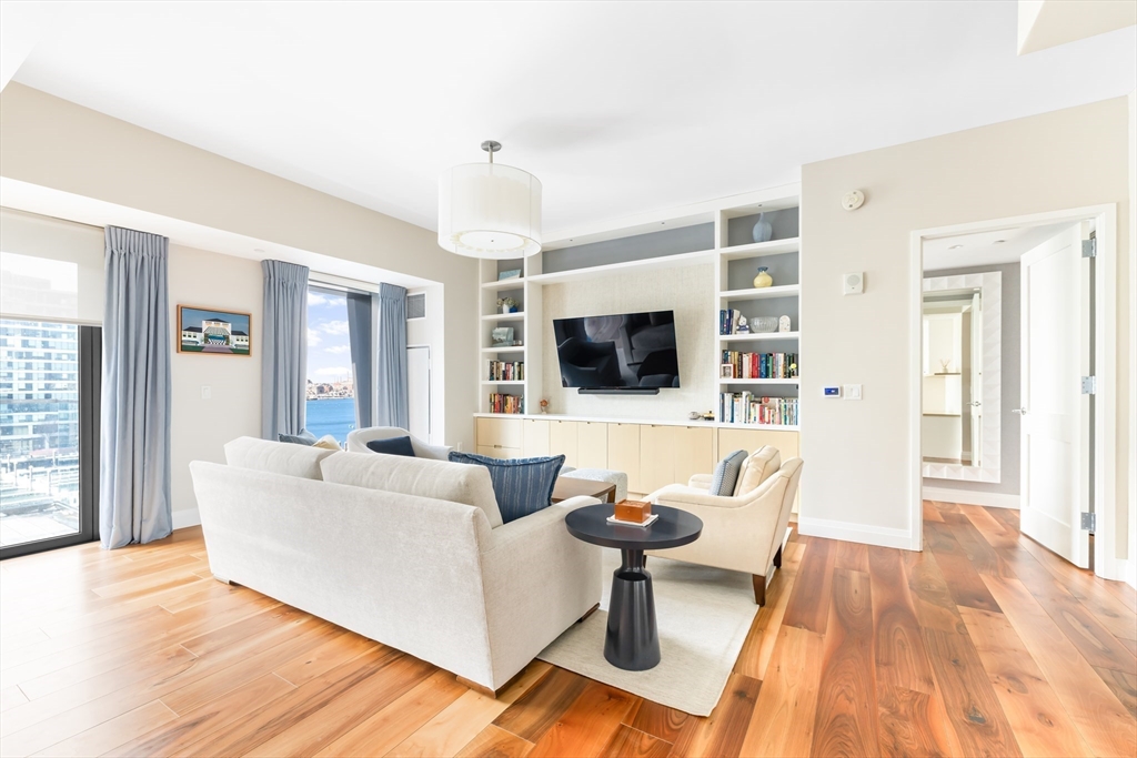 300 Pier 4 Blvd #7A Floor 7