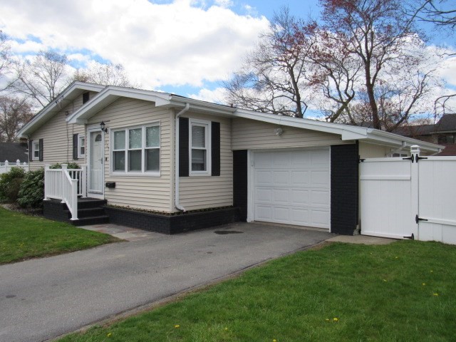 107 Alva St