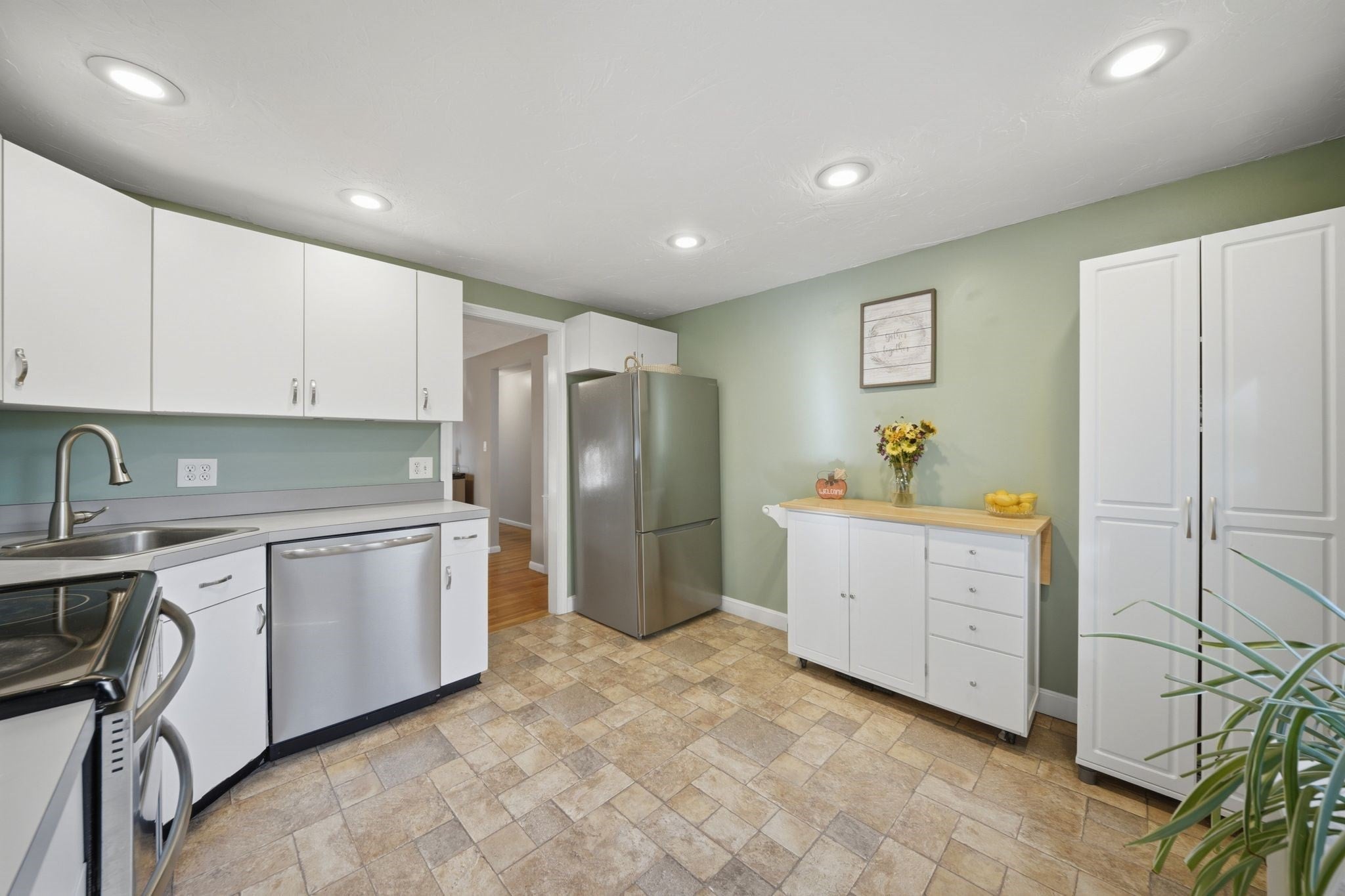 205 Remington St, Lowell, MA Photo #13