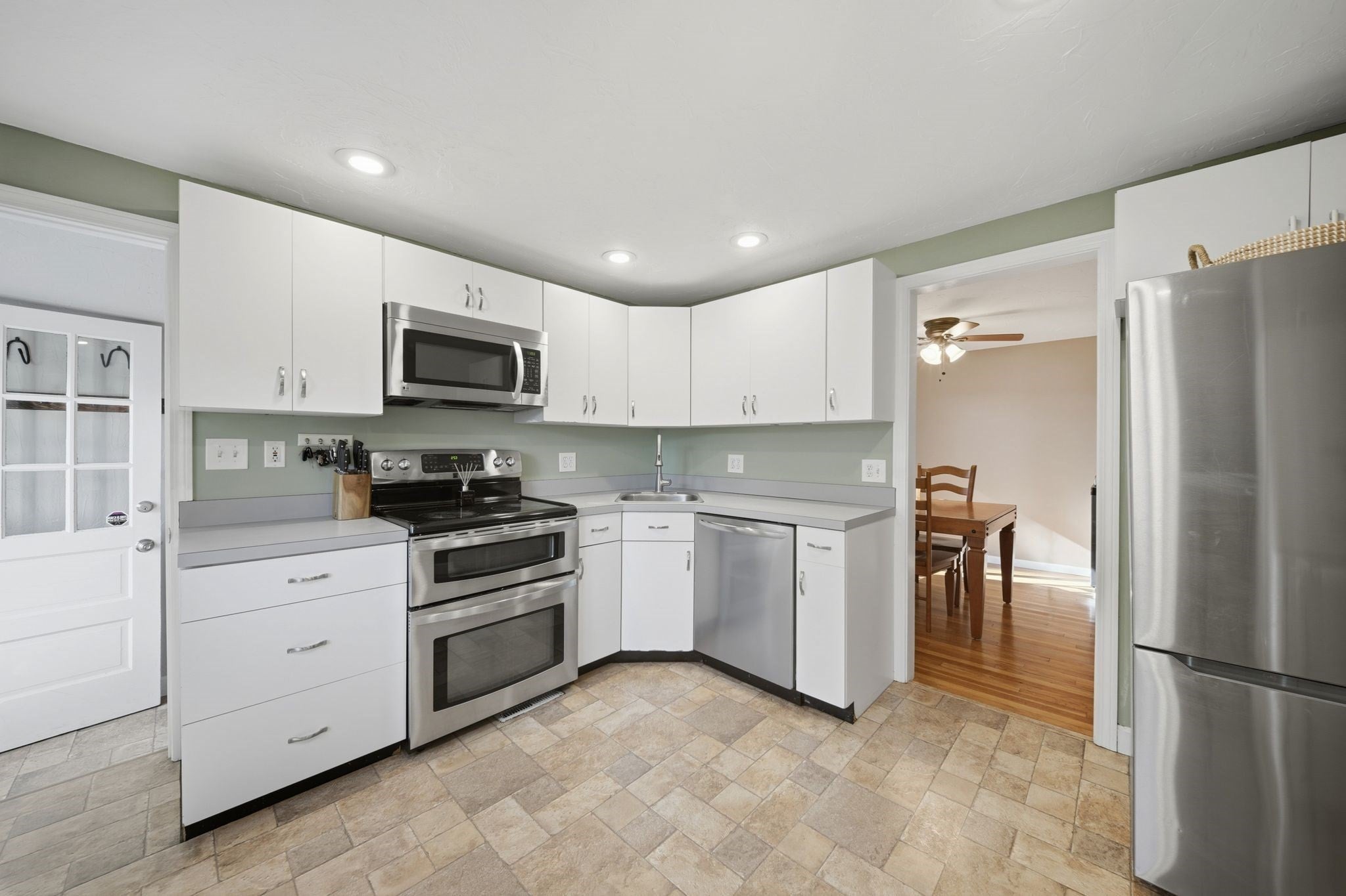 205 Remington St, Lowell, MA Photo #12