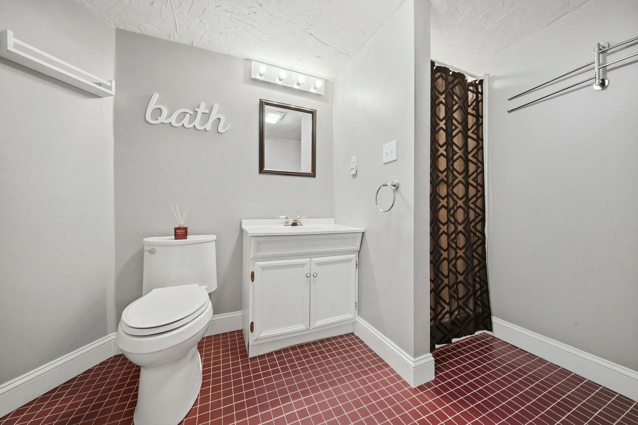 205 Remington St, Lowell, MA Photo #30