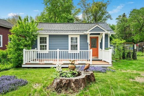 10 Middleton St Millbury MA 01527