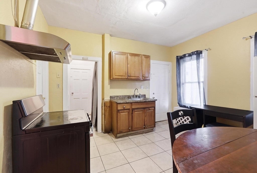 10 Brook St, Brockton, MA, 10 Brook St, Brockton, MA Photo #9