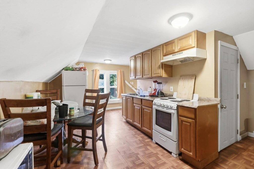 10 Brook St, Brockton, MA, 10 Brook St, Brockton, MA Photo #28