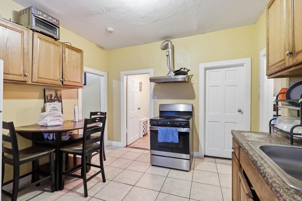 10 Brook St, Brockton, MA, 10 Brook St, Brockton, MA Photo #7