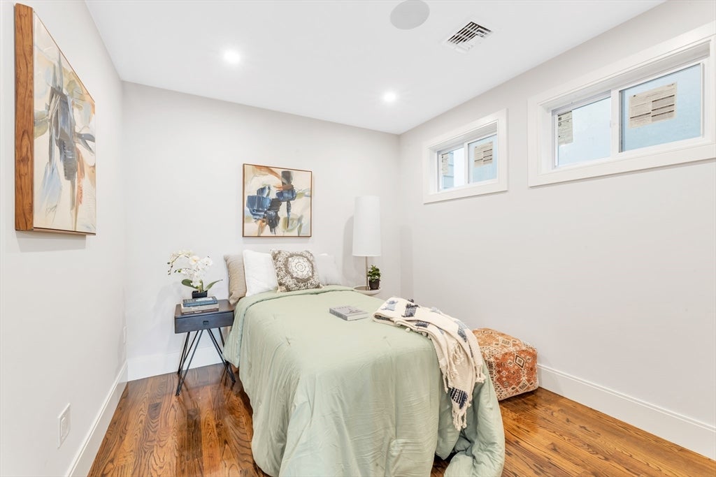 199 Havre St #1, Boston, MA Photo #8