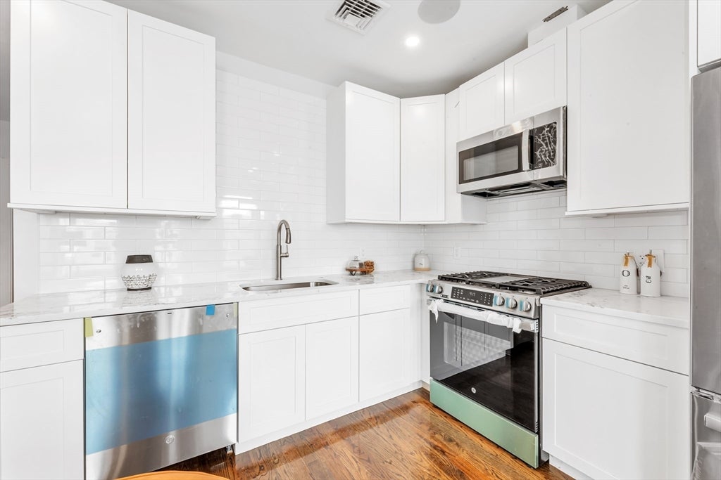 199 Havre St #1, Boston, MA Photo #10