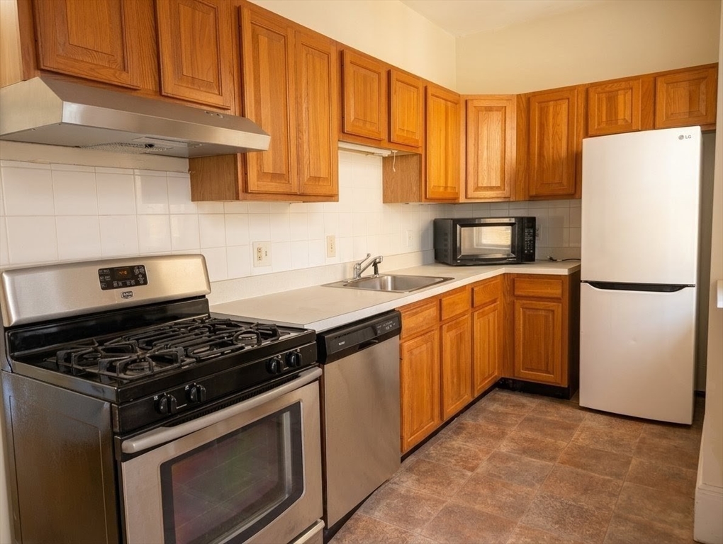 1177 Commonwealth Ave 6