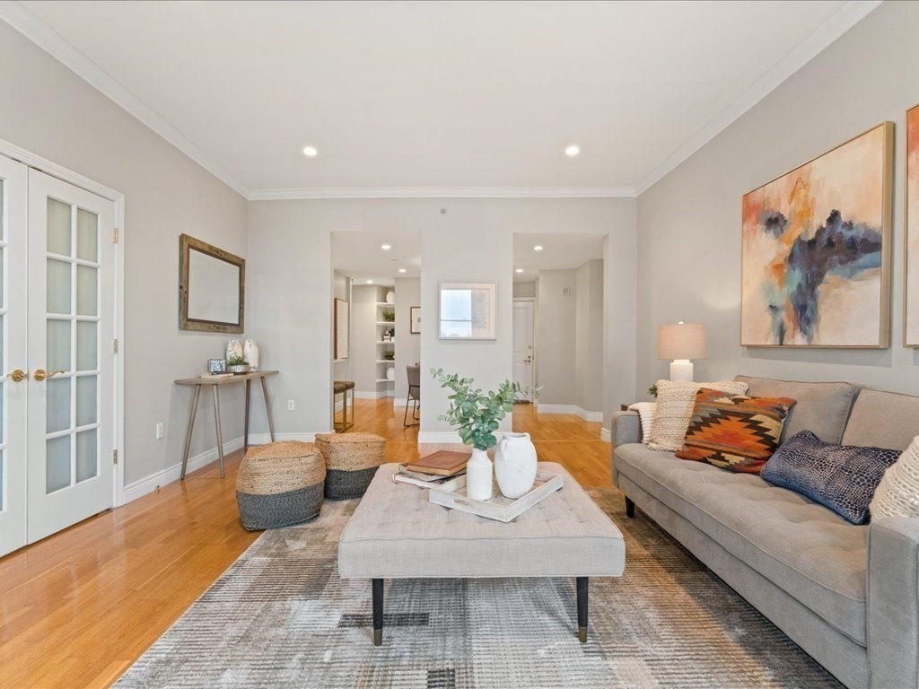 4 Charlesgate East 404