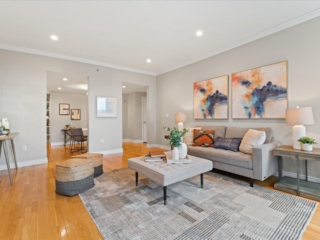 4 Charlesgate East 404