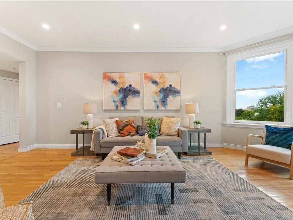 4 Charlesgate East 404