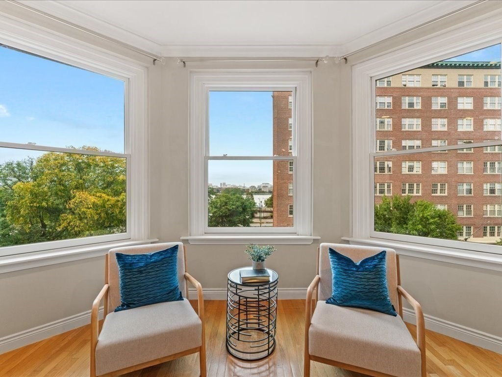 4 Charlesgate East 404