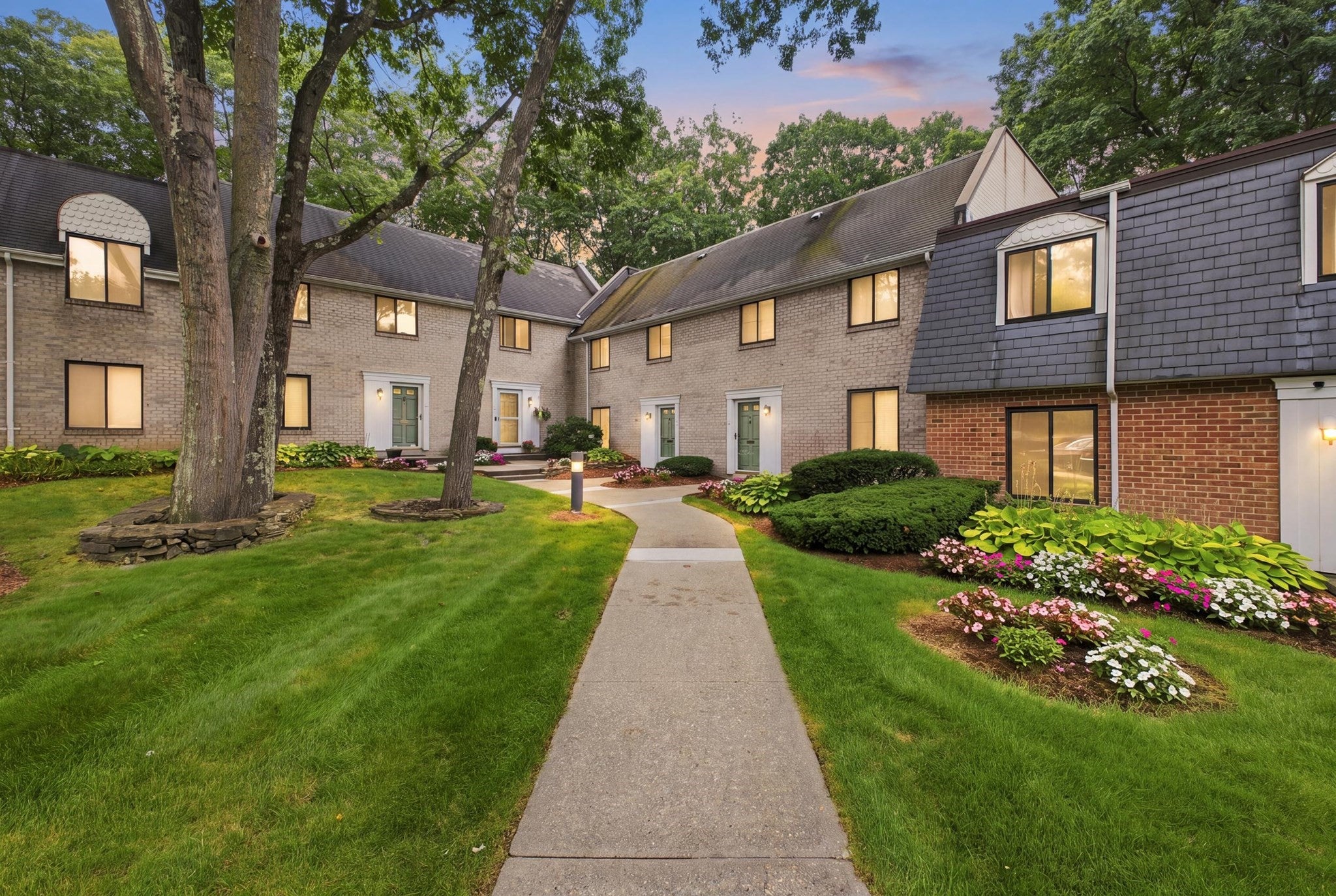 95 Commons Dr