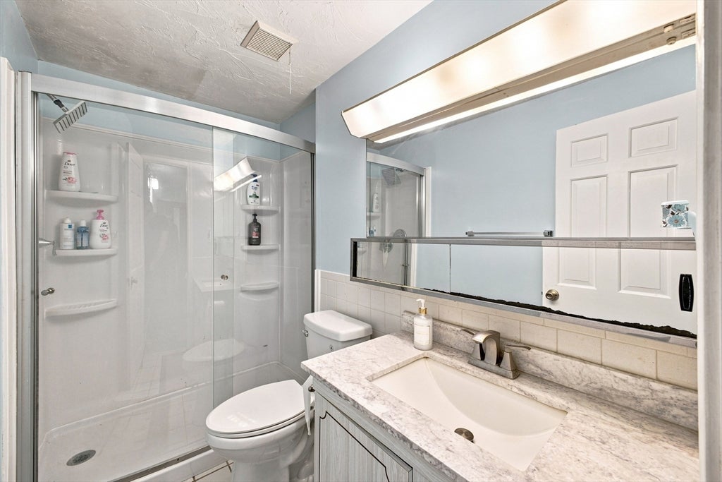 95 Commons Dr #107, Shrewsbury, MA, 95 Commons Dr #107, Shrewsbury, MA Photo #12