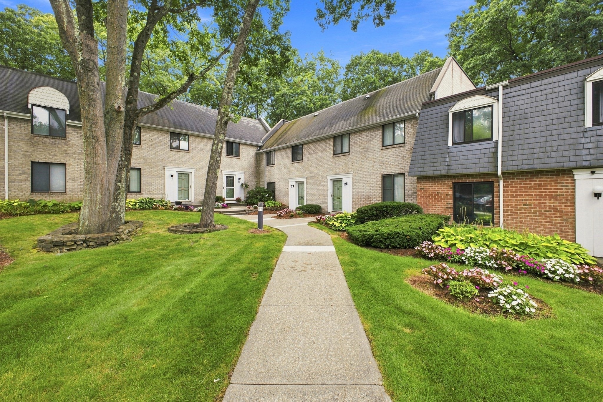 95 Commons Dr 107, Shrewsbury MA 01545