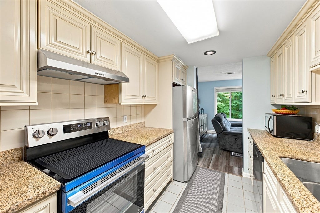 95 Commons Dr #107, Shrewsbury, MA, 95 Commons Dr #107, Shrewsbury, MA Photo #10