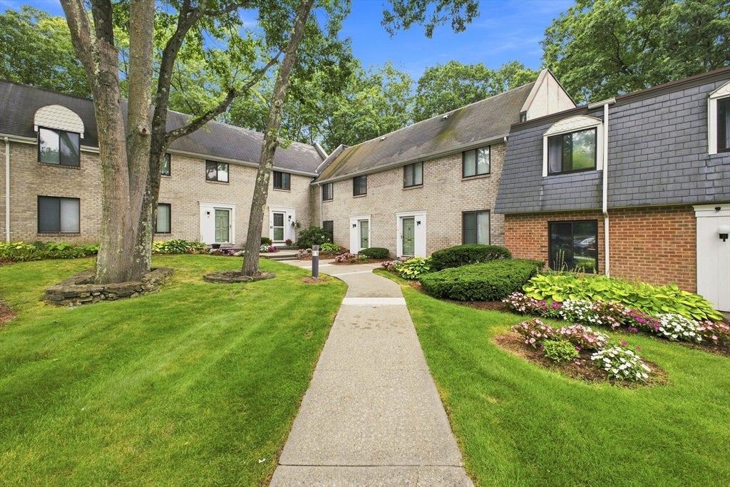 95 Commons Dr #107, Shrewsbury, MA, 95 Commons Dr #107, Shrewsbury, MA Photo #2