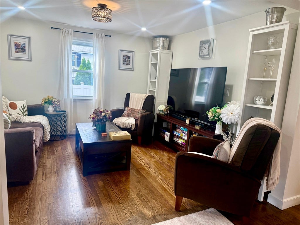 1061 Trapelo Rd, Waltham, MA, 1061 Trapelo Rd, Waltham, MA Photo #9